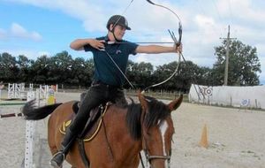 Tir à l'arc à cheval