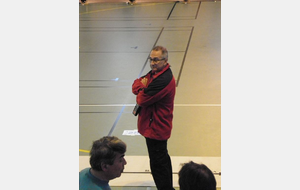 L'arbitre en plein échauffement