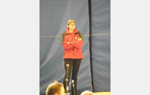 2ème arbitre en plein échauffement