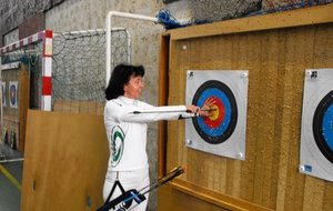 Florence arrache sa meilleure flèche, un joli jaune