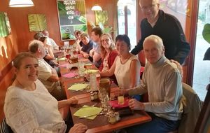 En fait, la surprise, ce fut l'arrivée un peu tardive de notre Président et de madame. La faute de madame, bien sûr.