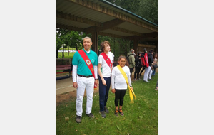 Ewen sait sourire, mais a du mal à se retenir de faire le clown